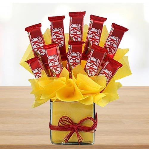 Holy Krishna's diwali gift chocolate Bouquet Of KitKat Pack Of 11 for Happy  Diwali Wishes Card with Soft Toy & Message Card + Laxmi ATM Card (All Items  As Shown in Image) :