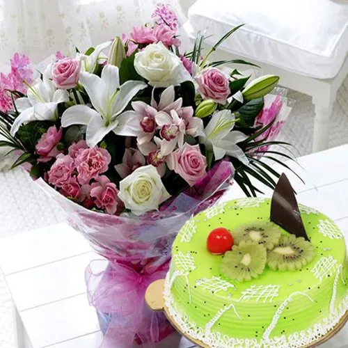 Marvelous Cake with Chocolates Teddy n Flowers for Birthday to Bhopal, India