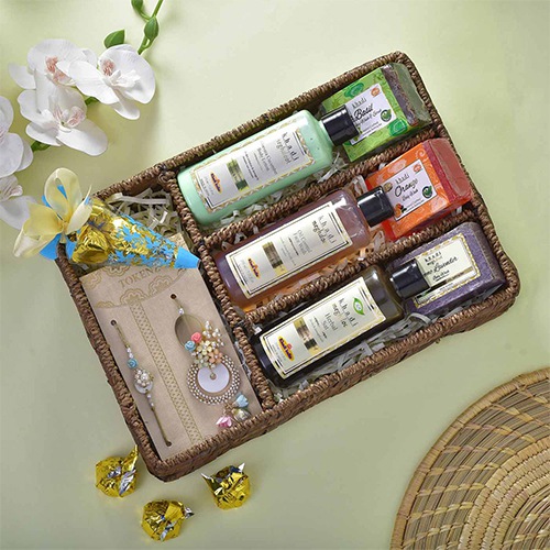 Natural Beauty Hamper with Acrylic Momento for Mom to India | Free Shipping